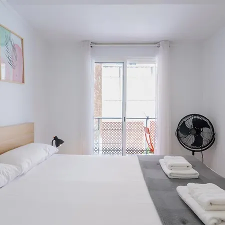 Completo Junto Playa Y Centro Bcn Apartamento Badalona